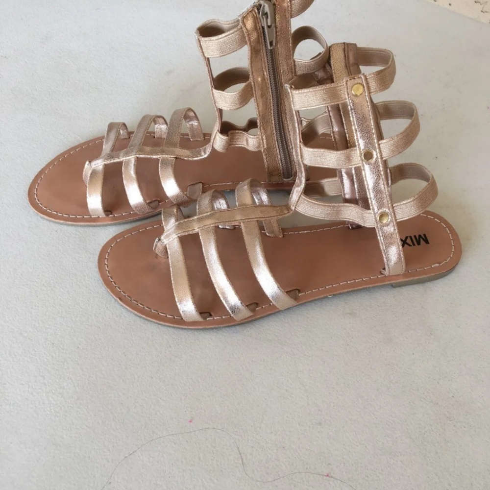 Sandals - Picture 2 of 4